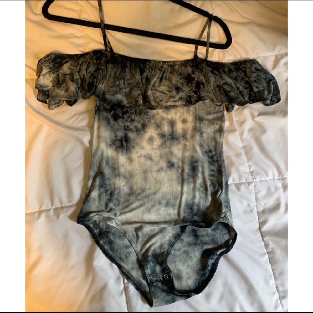 American Eagle off the shoulder bodysuit